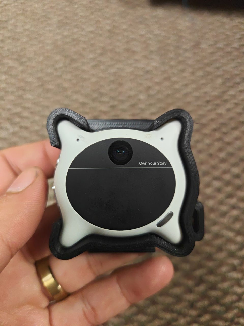 Front of the v9 holder with the Looki seated in it