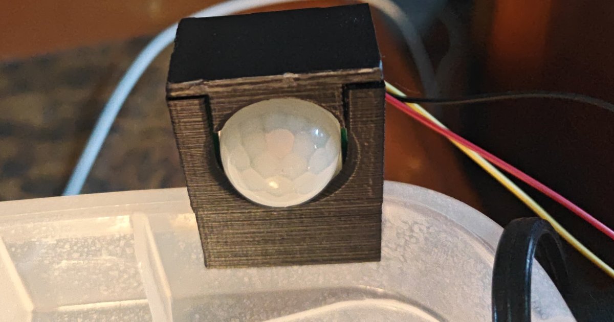 Free 3D-printed HC-SR501 PIR sensor case with a rim clip (STL download)